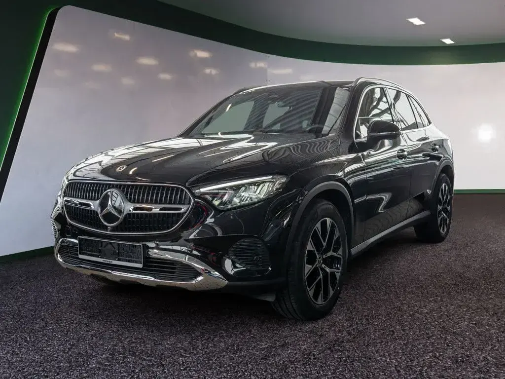Gebraucht Mercedes GLC200 Advanced Plus 163 PS (119 kW) 2026 Schwarz / obsidianschwarz SUV