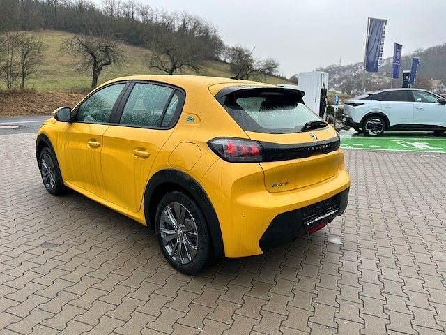 Gebraucht Peugeot e-208 Active 100 kW (136 PS) 2021 Gelb Kleinwagen