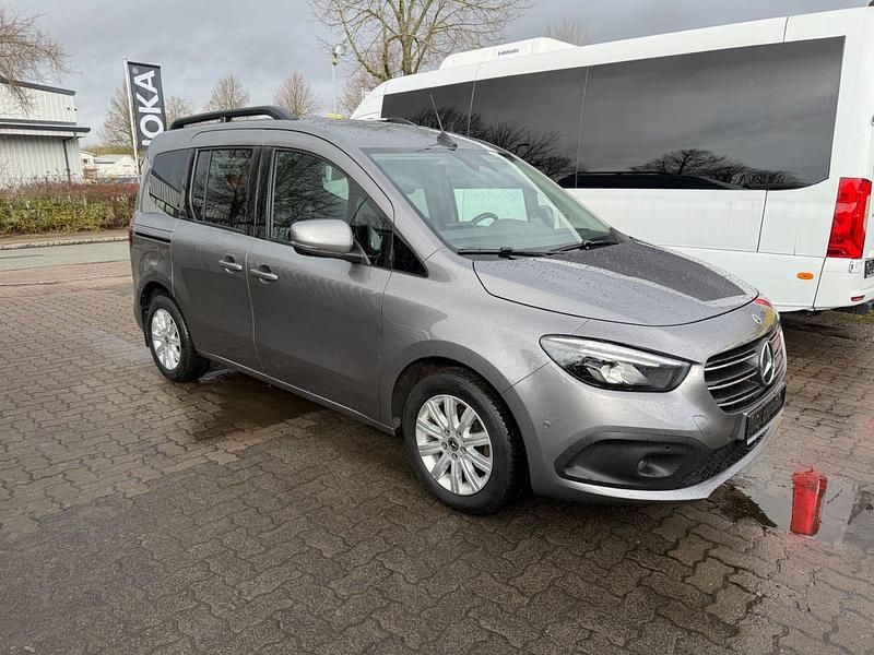 Gebraucht Mercedes T180 Edition 116 PS (85 kW) 2023 Grau Van / Kleinbus