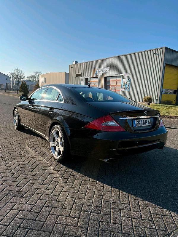 Schwarz Gebraucht 2009 Mercedes CLS320 Limousine | 10.500 € (Teuer) - Bild 1/4