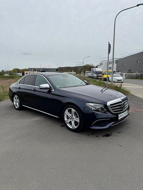 Gebraucht Mercedes E250 Exclusive 211 PS (155 kW) 2017 Blau Limousine