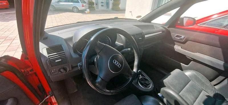 Second-hand Audi A2 S-line plus 75 CP (55 kW) 2004 Roșu Hatchback