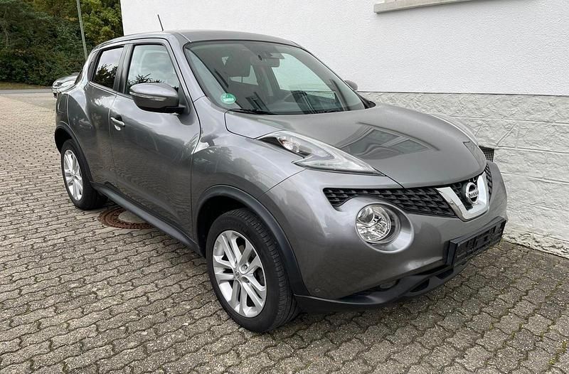 Grau Gebraucht 2017 Nissan Juke Acenta SUV | 7.900 € (Guter Preis) - Bild 1/4