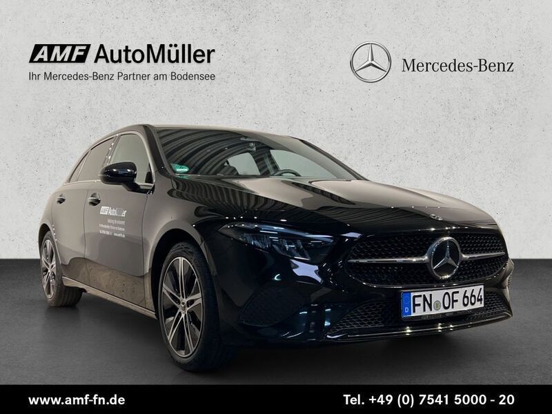Kosmosschwarz Gebraucht 2023 Mercedes A200 Progressive Limousine | 32.400 € (Teuer) - Bild 1/4