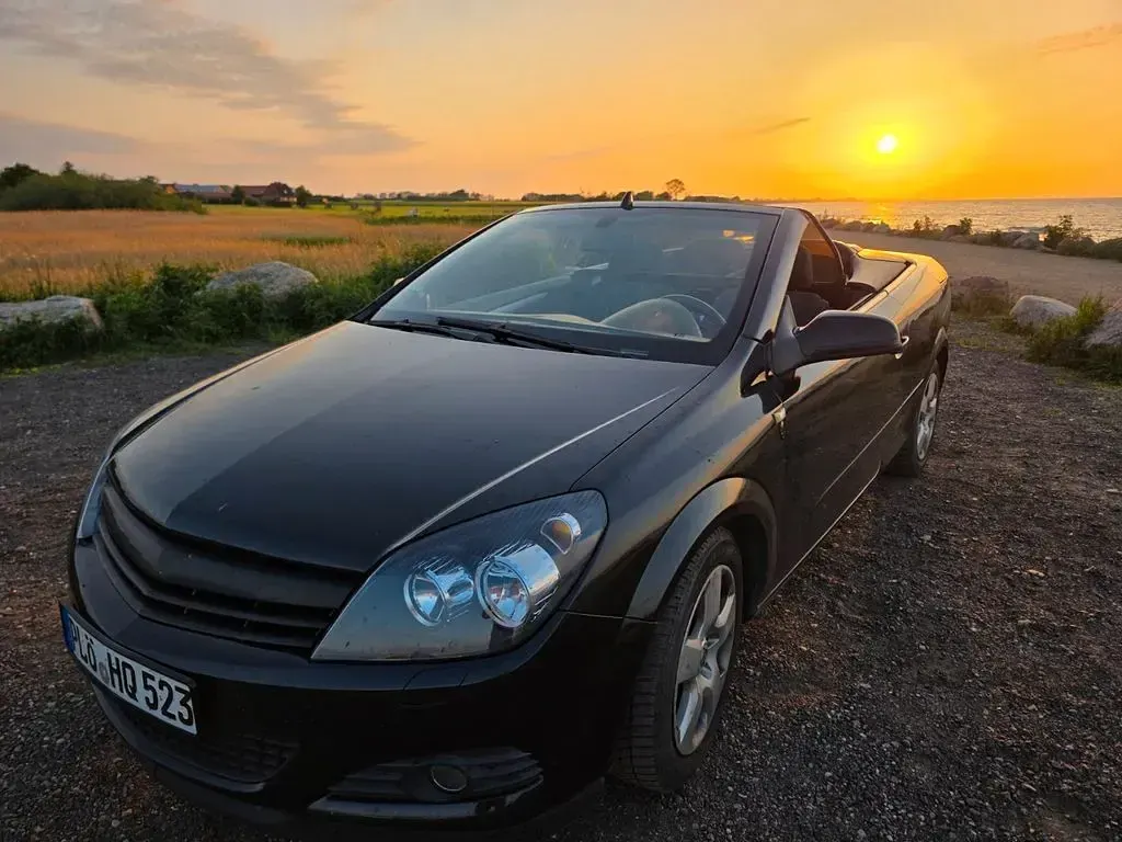 Gebraucht Opel Astra Cosmo 140 PS (102 kW) 2007 Schwarz Cabrio
