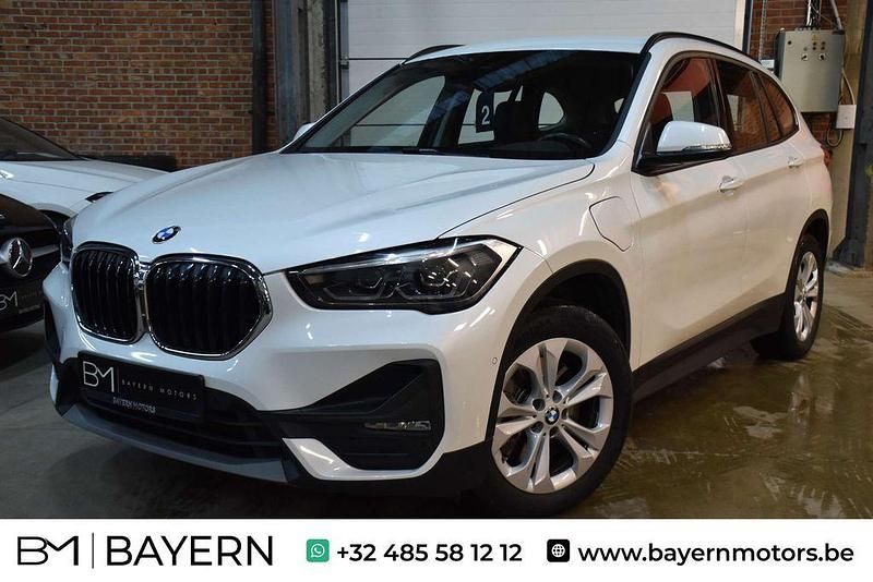 Weiß Gebraucht 2021 BMW X1 Performance SUV | 19.999 € (Guter Preis) - Bild 1/3