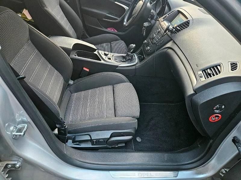 Gebraucht Opel Insignia 160 PS (117 kW) 2013 Silber Kombi