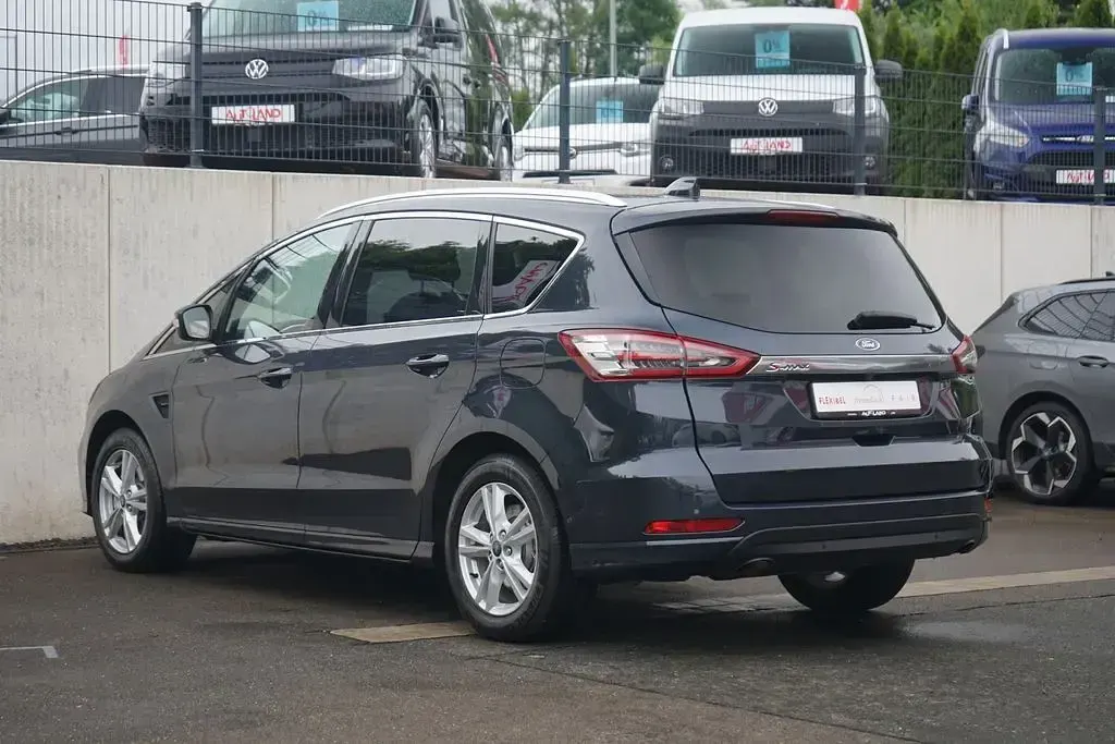 Gebraucht Ford S-MAX Titanium 150 PS (110 kW) 2021 Grau Van / Kleinbus
