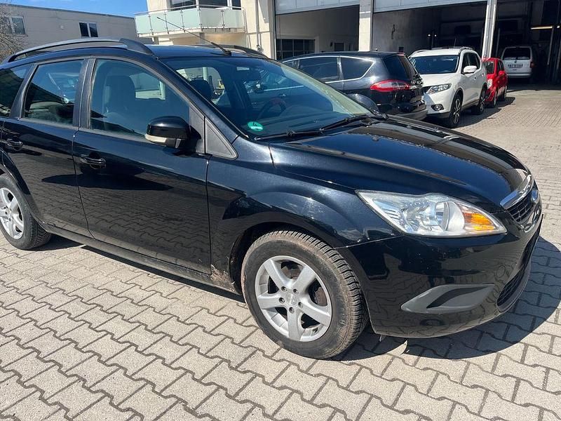 Gebraucht Ford Focus Ambiente 109 PS (80 kW) 2009 Schwarz Limousine