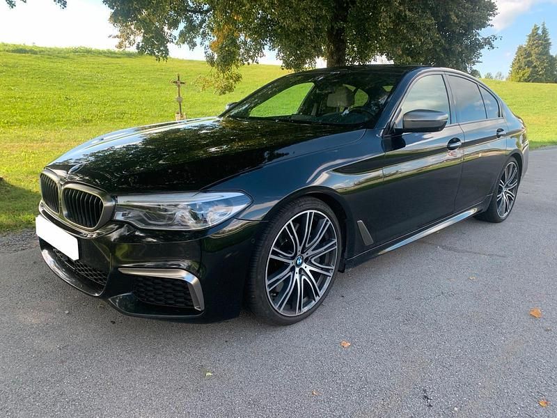 Gebraucht BMW M550 Shadowline 462 PS (339 kW) 2017 Saphirschwarz Limousine