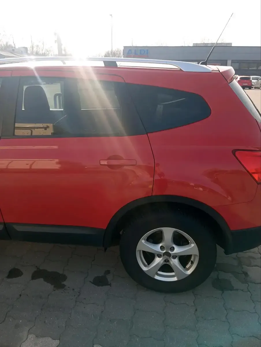 Gebraucht Nissan Qashqai +2 114 PS (83 kW) 2010 Rot SUV