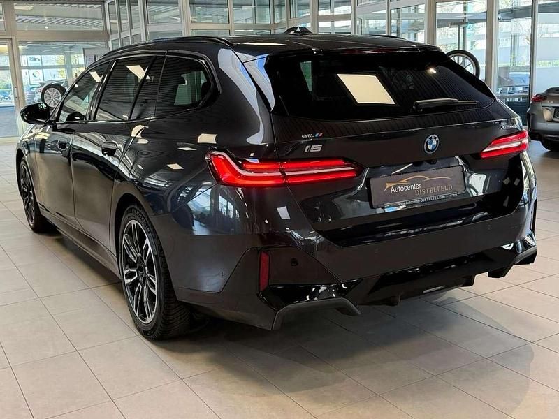 Gebraucht BMW i5 M Sport 289 kW (394 PS) 2025 Sophistograu brillanteffekt me Kombi