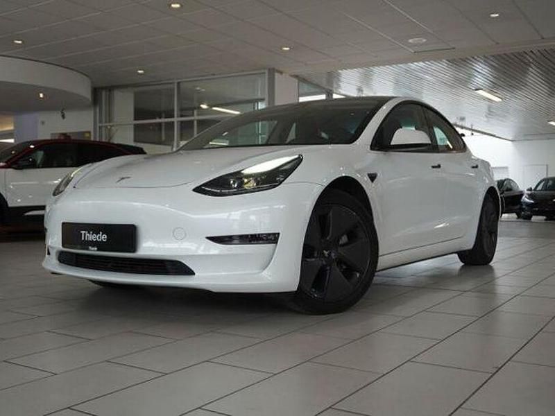 Gebraucht Tesla Model 3 366 kW (498 PS) 2021 Pearl white multicoat Limousine