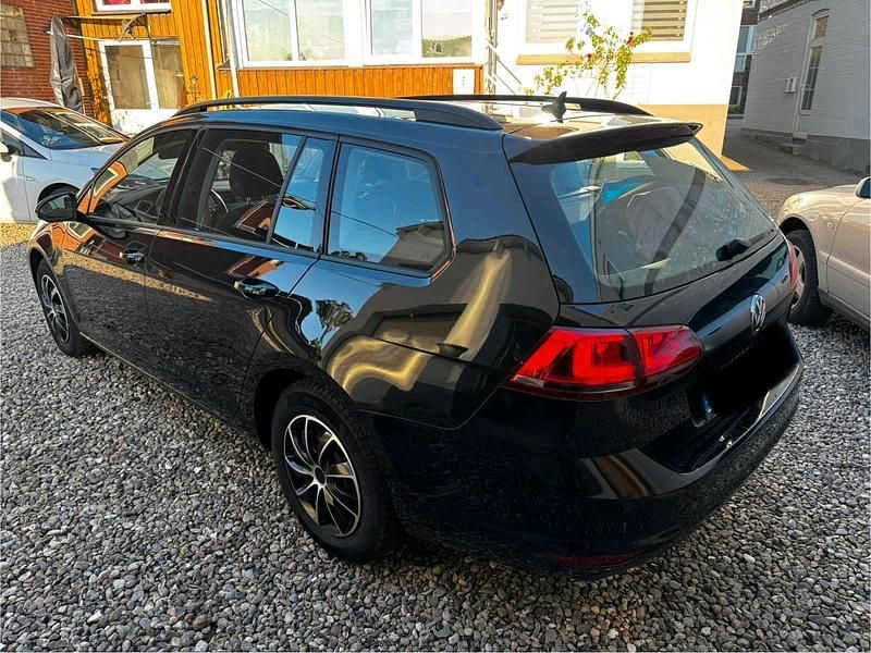 Gebraucht VW Golf VII Trendline 110 PS (80 kW) 2014 Schwarz Kombi
