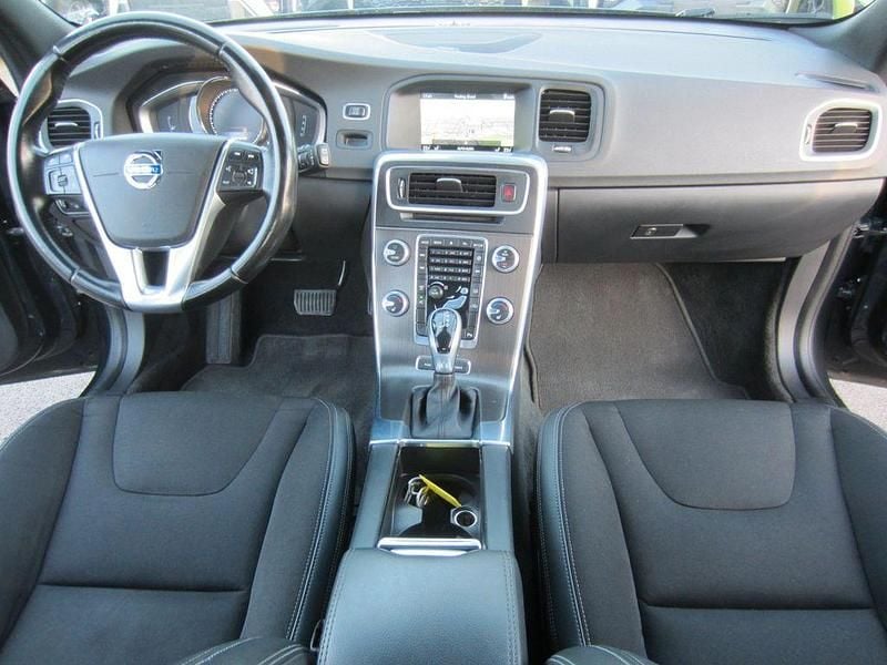 Gebraucht Volvo V60 288 PS (211 kW) 2015 Grau Kombi