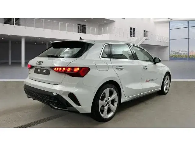 Gebraucht Audi A3 S-Line 150 PS (110 kW) 2025 Gletscherweiß metallic Limousine