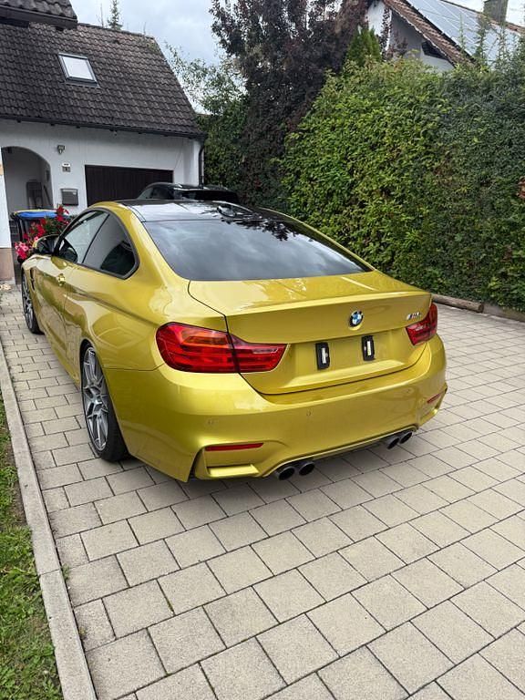Gold Gebraucht 2014 BMW M4 Sport Line Coupé | 48.300 € (Fairer Preis) - Bild 1/4