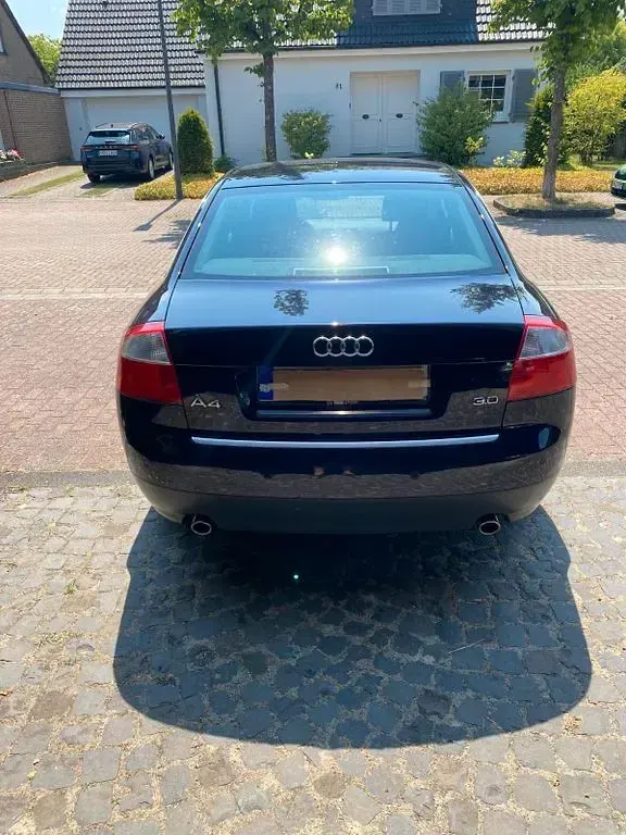 Gebraucht Audi A4 220 PS (161 kW) 2001 Blau Limousine