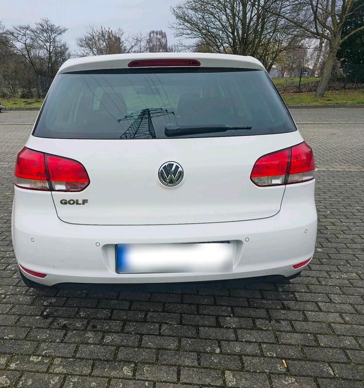 Gebraucht VW Golf VI 80 PS (58 kW) 2009 Weiß Kleinwagen