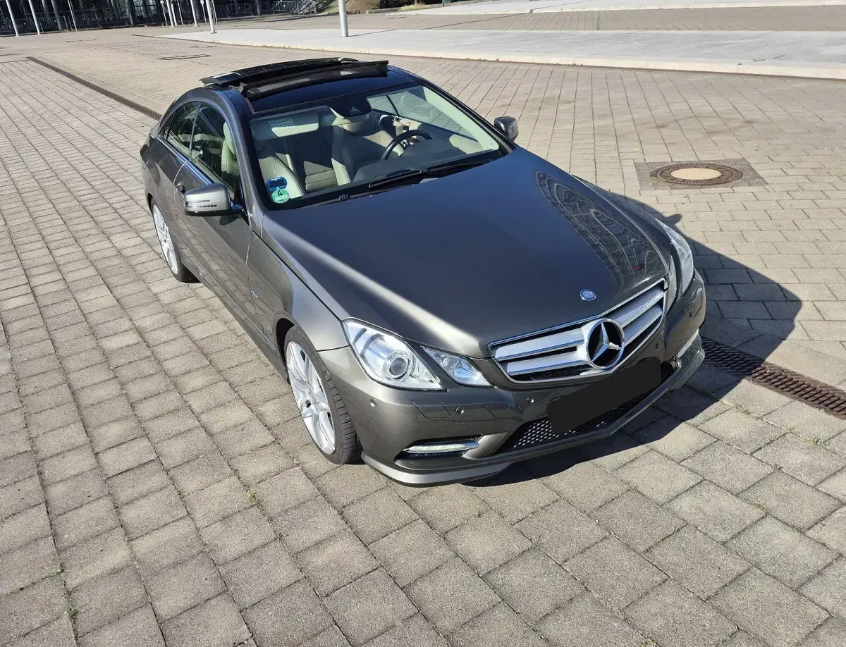 Gebraucht Mercedes E200 AMG 184 PS (135 kW) 2012 Grau Coupé