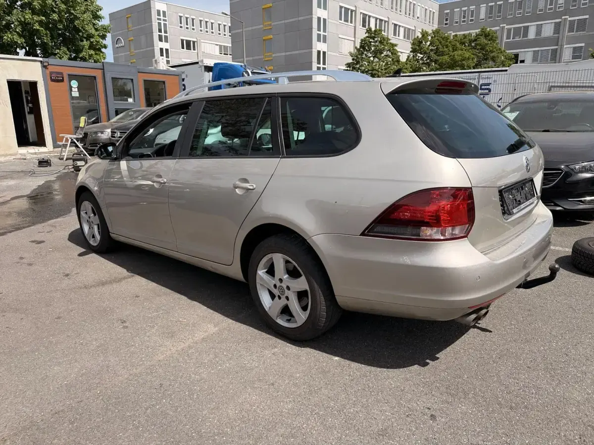 Gebraucht VW Golf VII Match 122 PS (89 kW) 2013 Silber Kombi