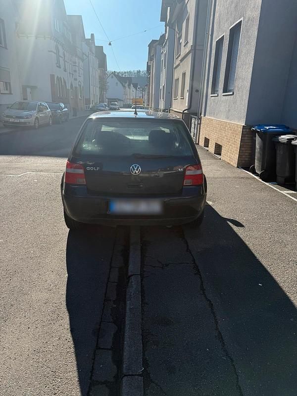 Gebraucht VW Golf IV 105 PS (77 kW) 2000 Schwarz Kleinwagen