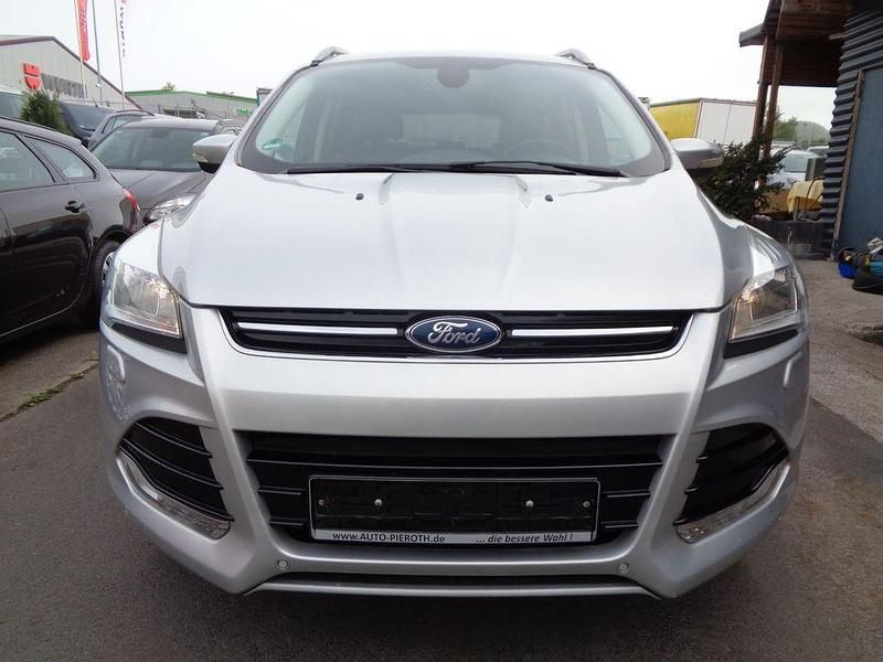 Gebraucht Ford Kuga Titanium 179 PS (131 kW) 2015 Silber SUV