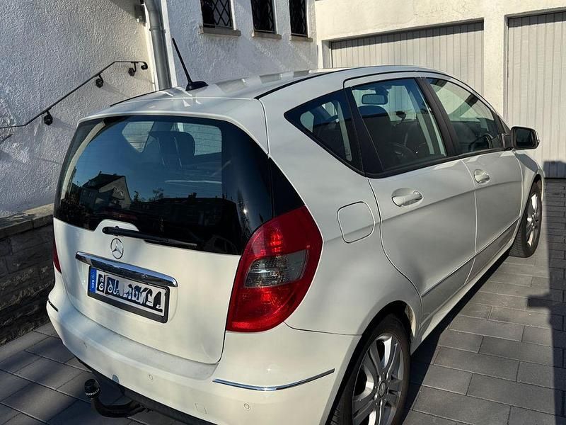 Gebraucht Mercedes A160 95 PS (69 kW) 2012 Weiß Van / Kleinbus