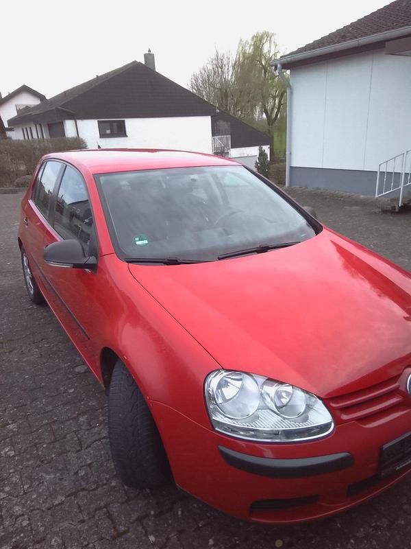 Gebraucht VW Golf IV 80 PS (58 kW) 2006 Rot Kleinwagen