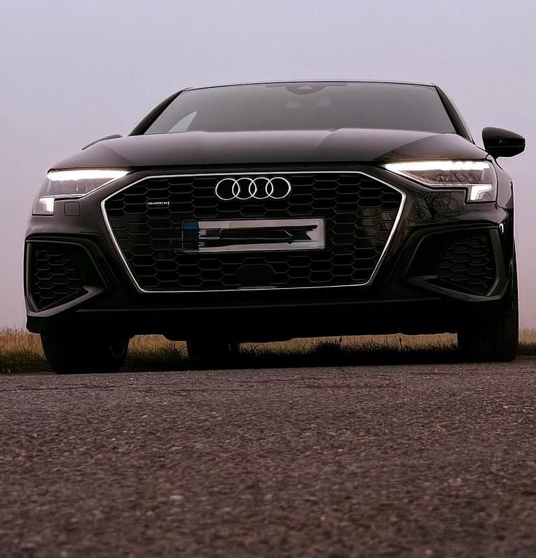 Schwarz Gebraucht 2022 Audi A3 Sportback S-Line Kleinwagen | 29.500 € (Guter Preis) - Bild 1/4