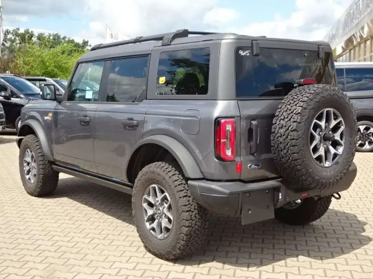 Neu Ford Bronco 334 PS (245 kW) 2025 Carbonized grey metallic SUV