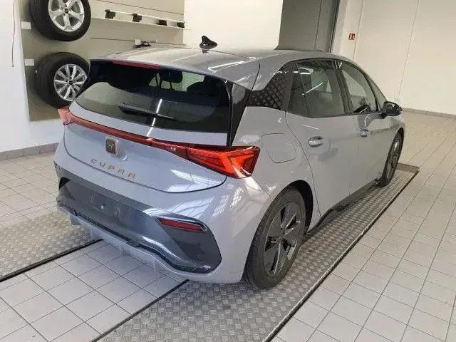 Gebraucht Cupra Born 150 kW (204 PS) 2023 Vaporgrau Kleinwagen