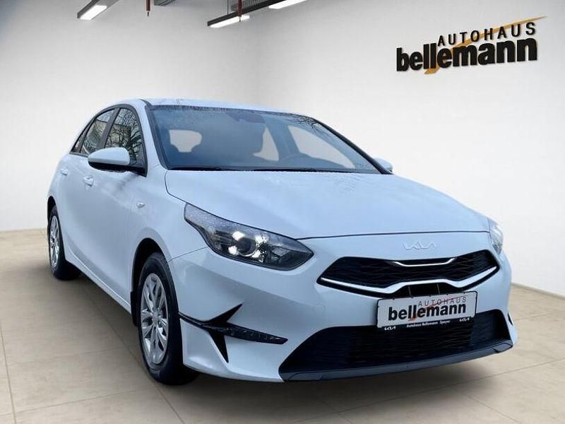 Gebraucht Kia Ceed Vision 160 PS (117 kW) 2024 Weiß Kleinwagen