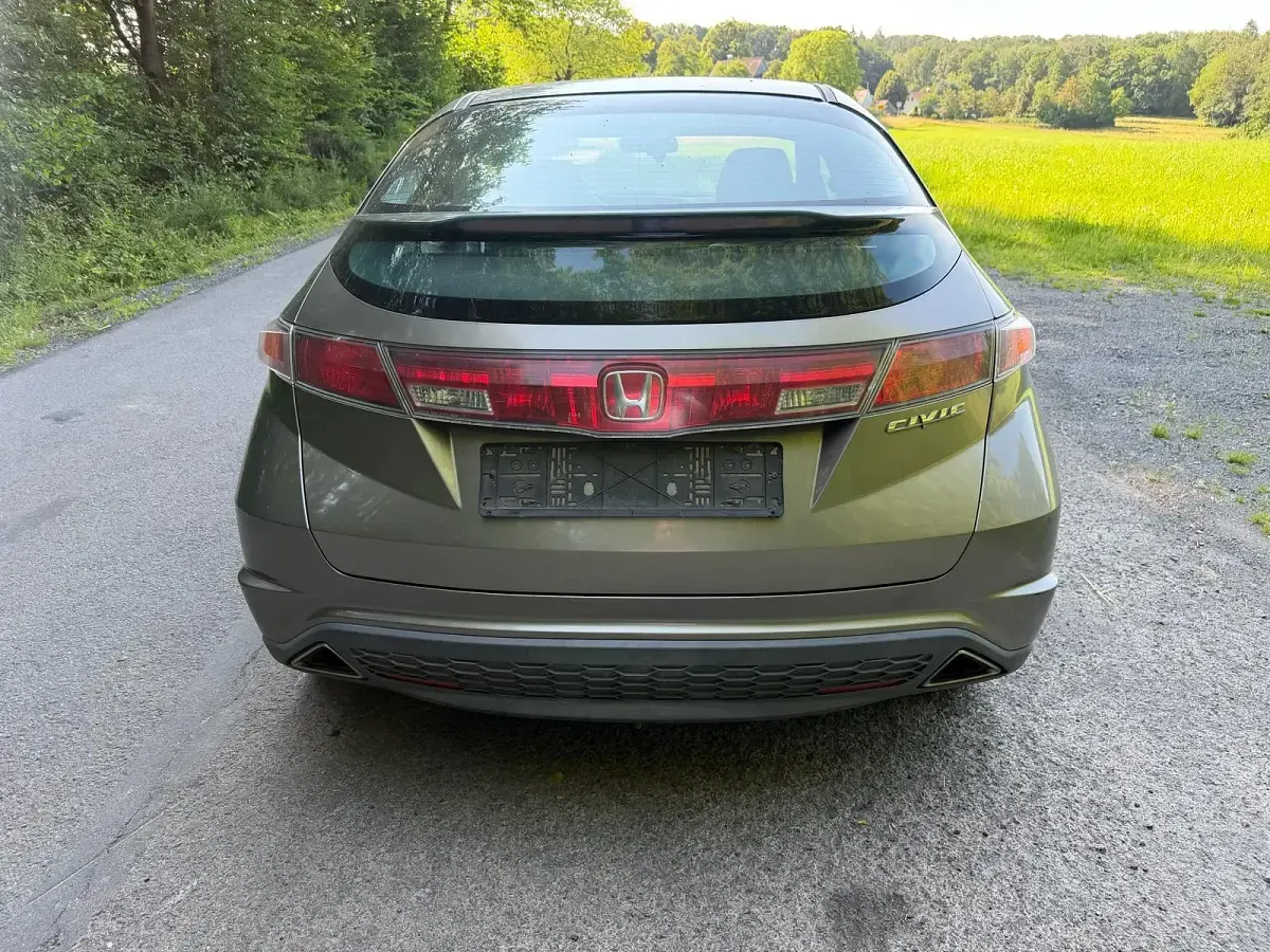 Gebraucht Honda Civic 140 PS (102 kW) 2006 Grau Limousine