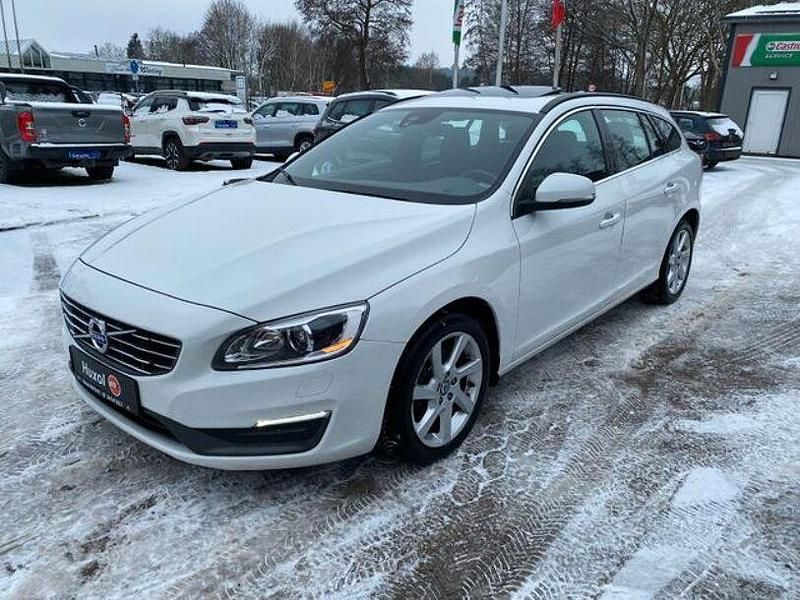Gebraucht Volvo V60 Momentum 163 PS (119 kW) 2014 Andere Kombi