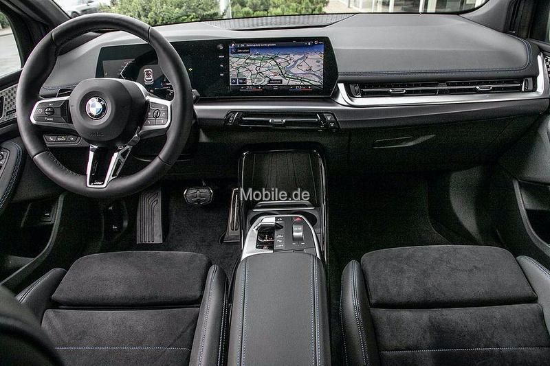 Gebraucht BMW 220 Active Tourer M Sport 170 PS (125 kW) 2023 Weiß Van / Kleinbus