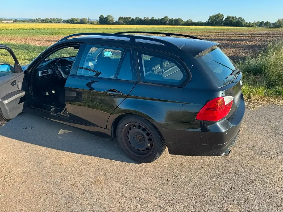 Używany BMW 320 170 KM (125 kW) 2006 Czarny Kombi