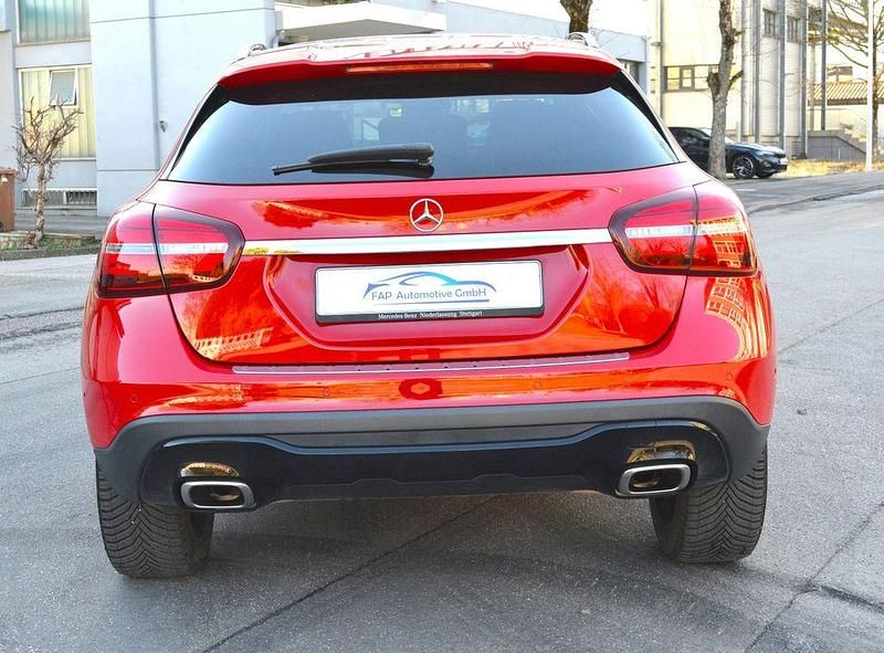 Gebraucht Mercedes GLA220 184 PS (135 kW) 2020 Rot SUV