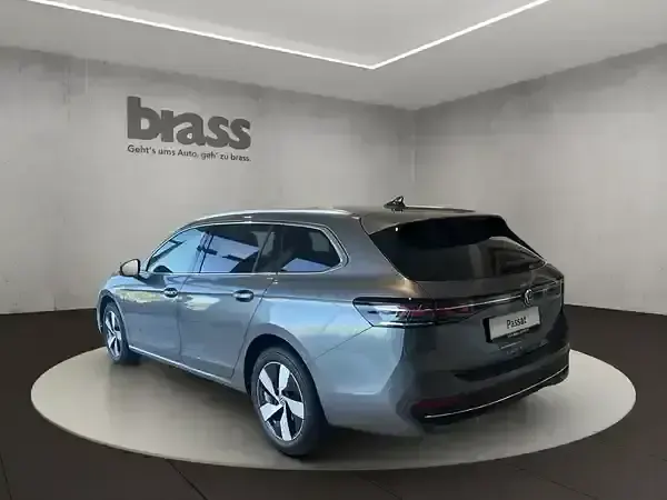 Neu VW Passat 150 PS (110 kW) 2026 Diabasgrau metallic Kombi