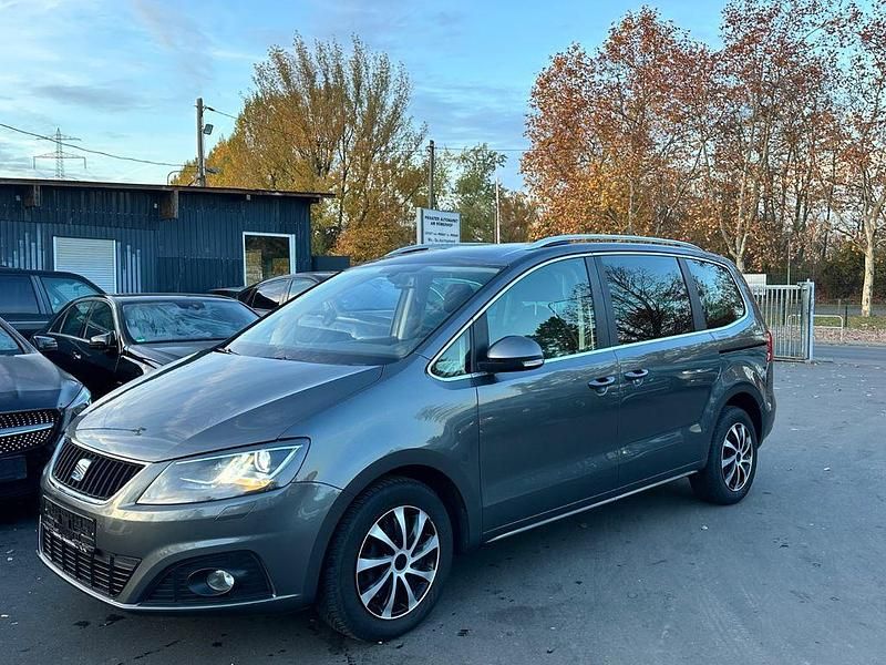 Gelb Gebraucht 2011 Seat Alhambra Style Van / Kleinbus | 9.999 € (Fairer Preis) - Bild 1/4