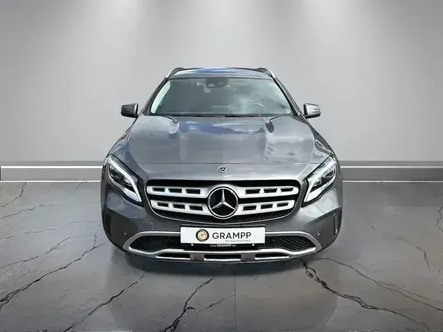 Gebraucht Mercedes GLA180 Business 122 PS (89 kW) 2018 Grau SUV