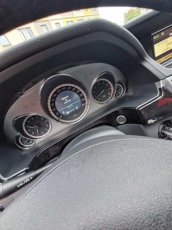 Gebraucht Mercedes E250 204 PS (150 kW) 2009 Limousine