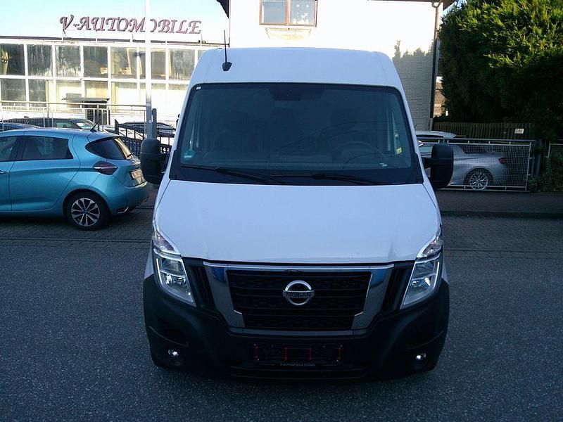 Second-hand Renault Master 145 CP (106 kW) 2024 Alb Monovolum