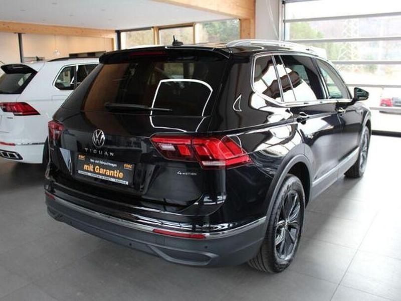 Gebraucht VW Tiguan Allspace Move 200 PS (147 kW) 2024 Schwarz SUV