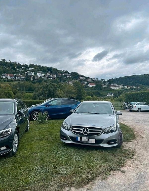 Gebraucht 2015 Mercedes E300 Avantgarde Limousine | 15.500 € (Fairer Preis) - Bild 1/4