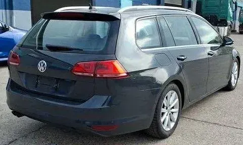 Używany VW Golf VII Highline 150 KM (110 kW) 2016 Szary Kombi