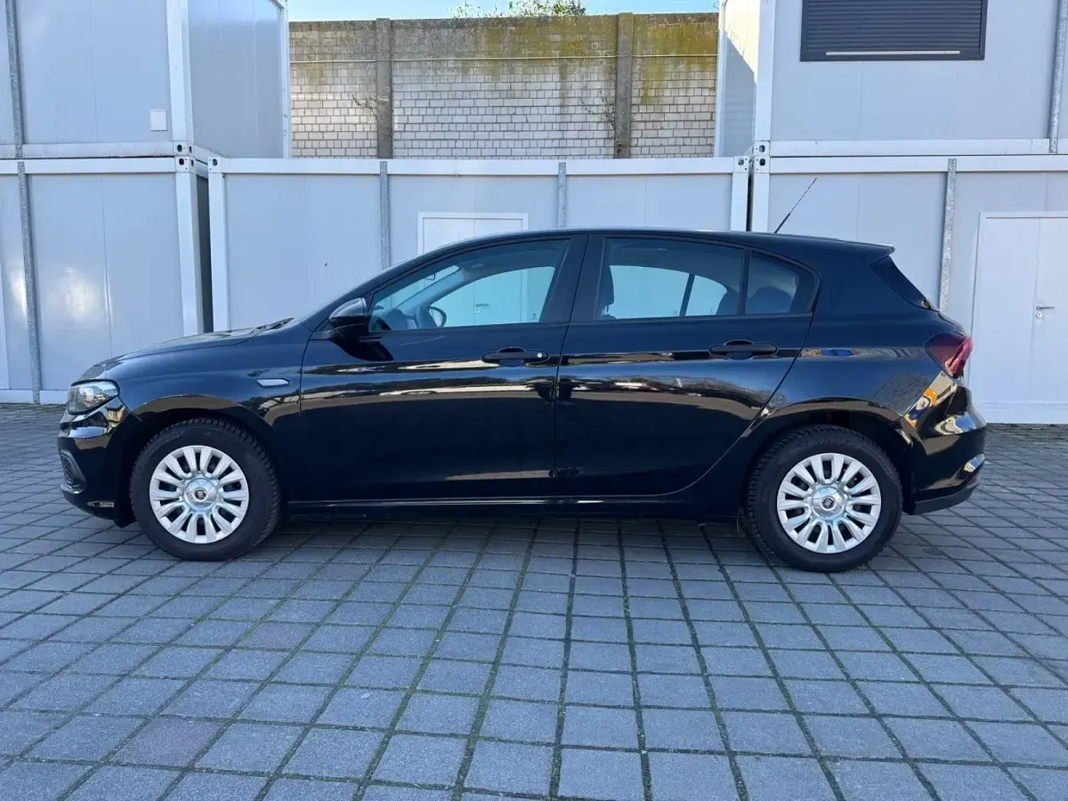 Gebraucht Fiat Tipo More 95 PS (69 kW) 2018 Schwarz Kleinwagen