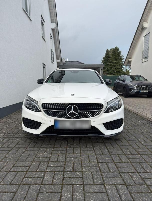 Gebraucht Mercedes C250 AMG line 211 PS (155 kW) 2018 Weiß Limousine