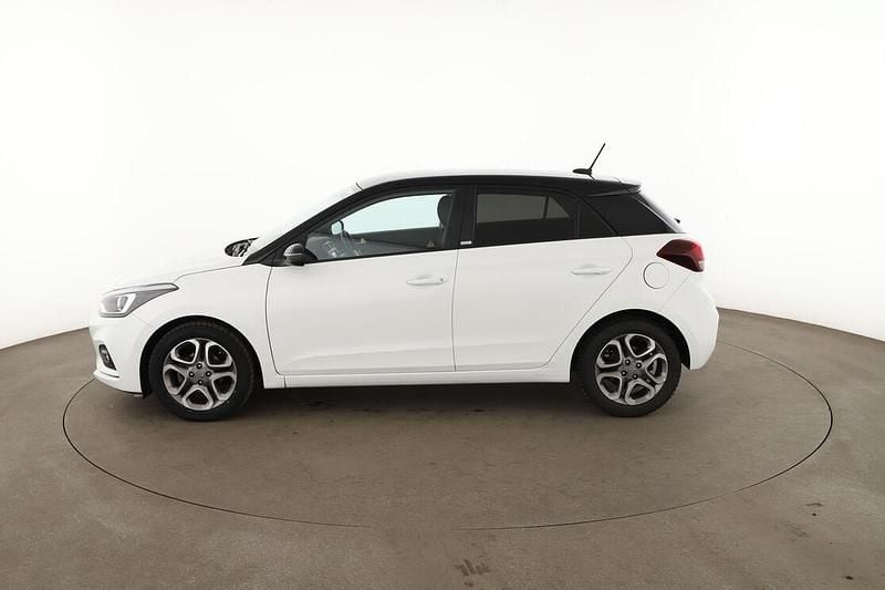 Gebraucht Hyundai i20 Advantage 84 PS (61 kW) 2020 Weiß Kleinwagen