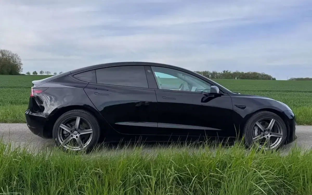 Usata Tesla Model 3 366 kW (498 CV) 2022 Nero Berlina